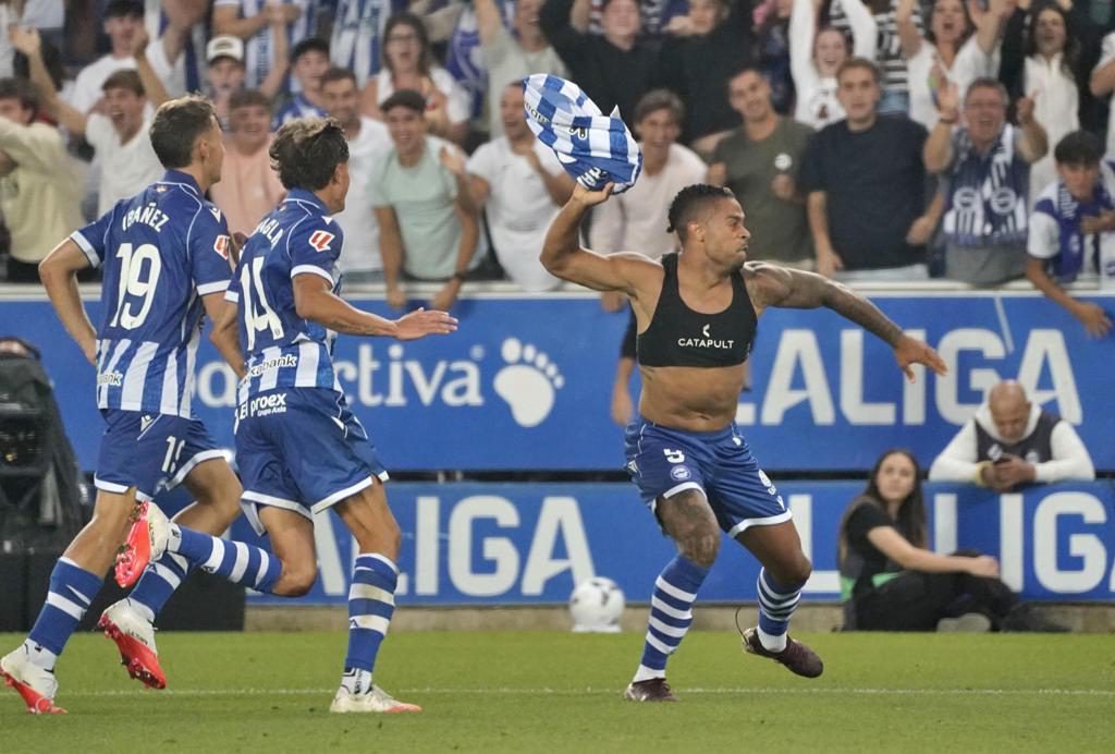 3-0. El Alavés se aprovecha de la inferioridad numérica del Getafe