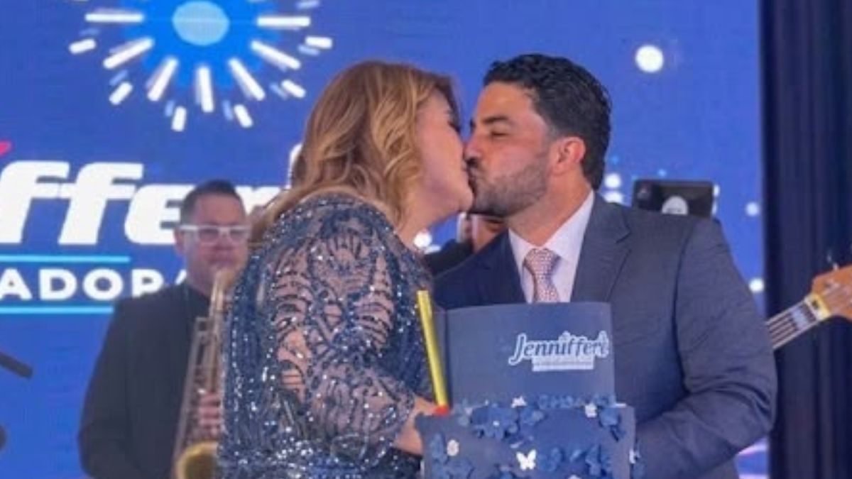 La gobernadora celebra su cumpleaños en medio de cariñitos a Jose Yovín