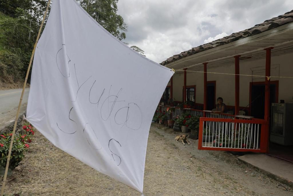 ‘Ayuda, SOS’, el mensaje de campesinos colombianos damnificados por el terremoto