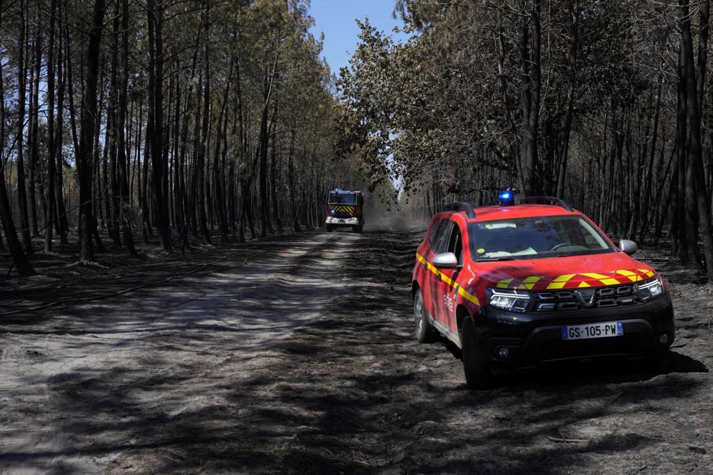 El incendio en las Landas, en Francia, está controlado con 1.700 hectáreas quemadas