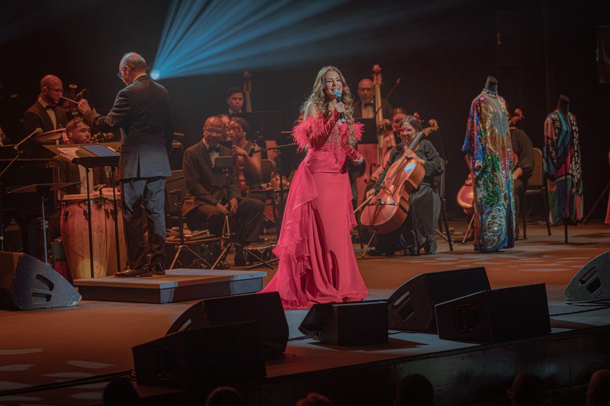 Lena Burke conquista al público boricua en «Azúcar: 100 años de Celia Cruz»