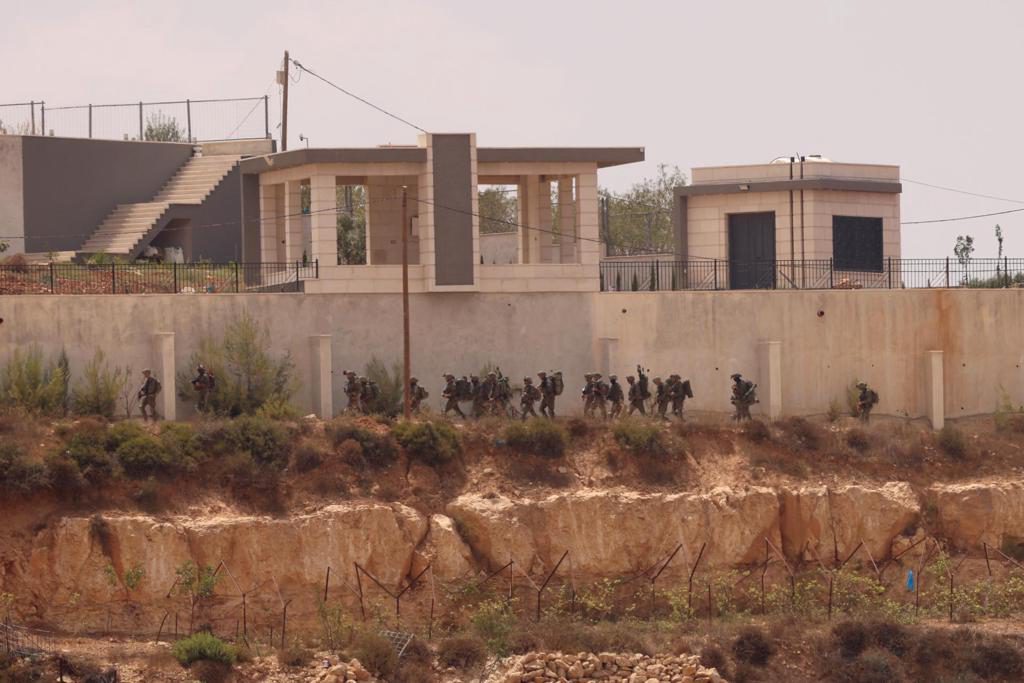 Asedio colono en Qusra (Cisjordania) cumple 10 días pese al despliegue militar israelí