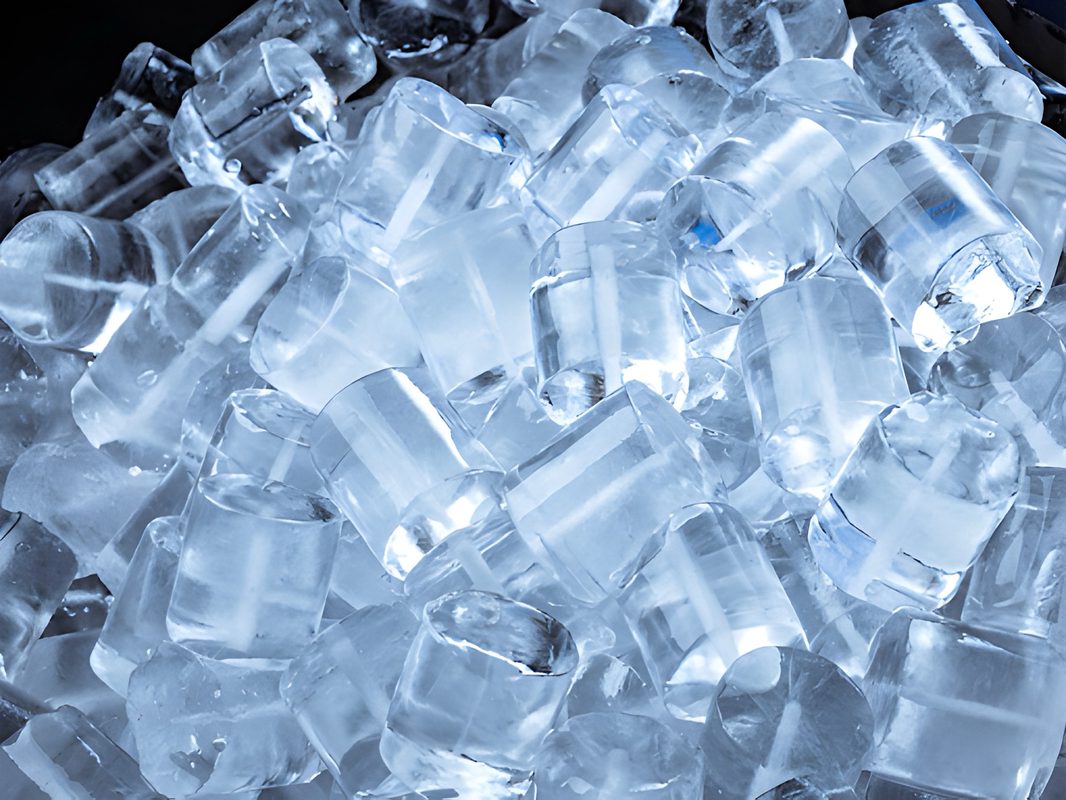 Productores locales piden al Departamento de Salud frenar la importación de hielo