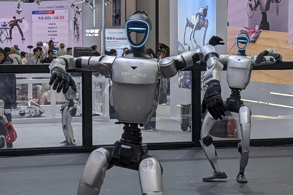 Manos a la obra: los robots chinos pasan del espectáculo al trabajo