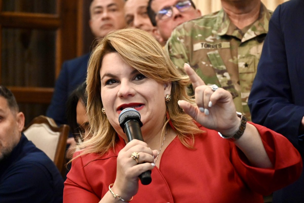 Jenniffer González firma leyes sobre ejercicio de la abogacía y transparencia tecnológica en PRITS
