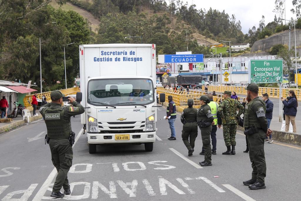 Ecuador entrega 12 toneladas de ayuda humanitaria a Colombia para afectados por terremoto