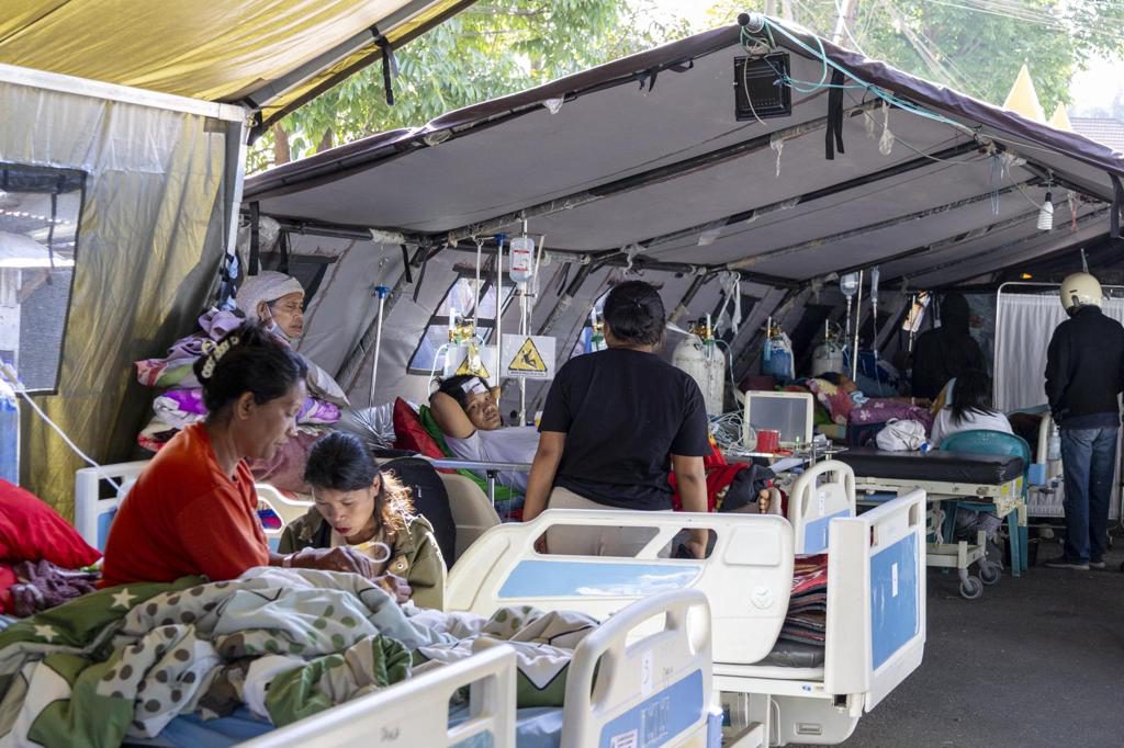 Fuertes réplicas en la isla indonesia de Flores cinco días después del terremoto de 7,7