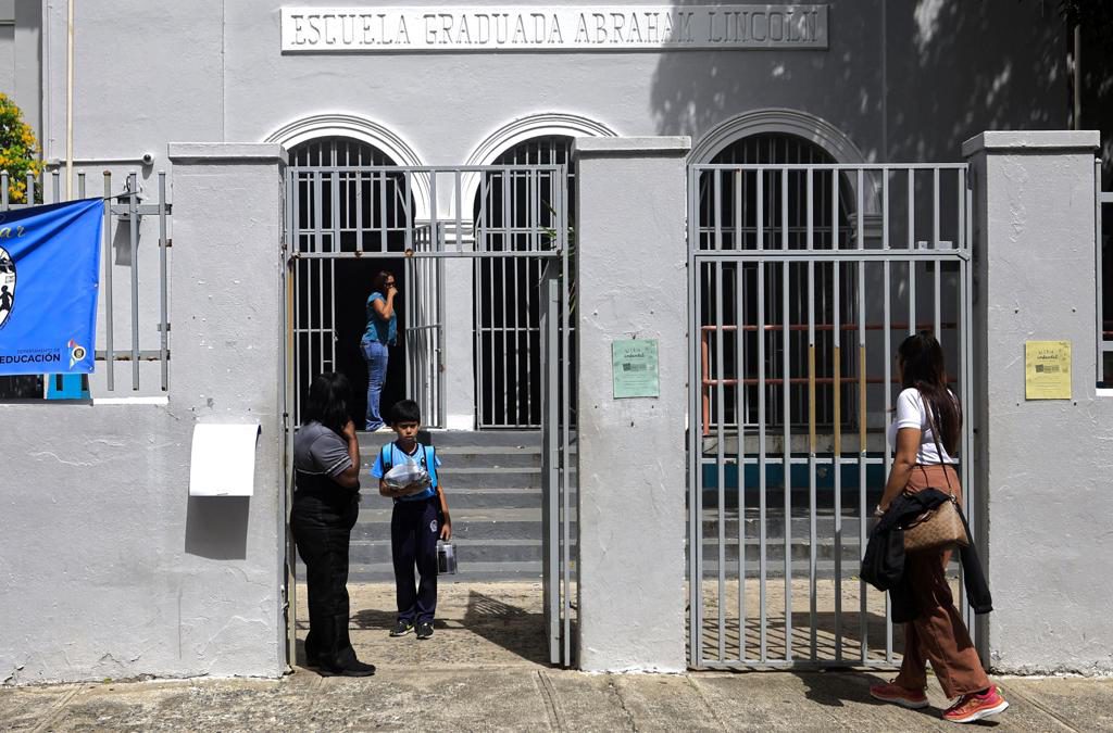 Grupos piden a Educación ajustes en horarios en las escuelas afectadas por falta de agua