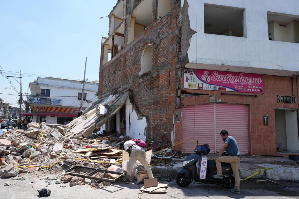 Colombia eleva a 319 el número de fallecidos por el terremoto de magnitud 7,4