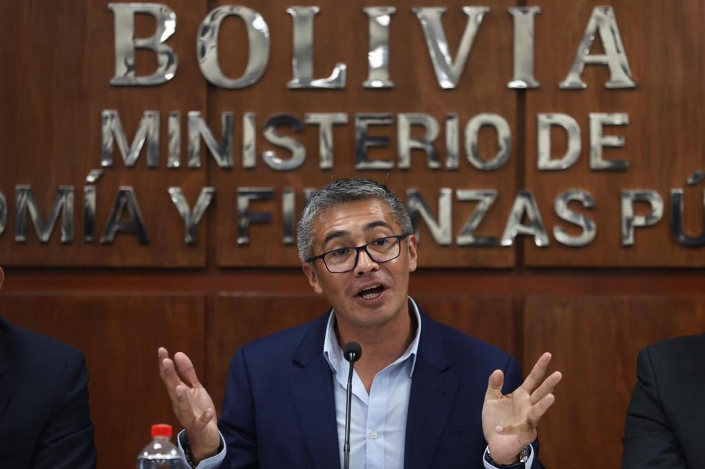Rodrigo Paz destituye al ministro de Economía tras su censura en el Parlamento de Bolivia