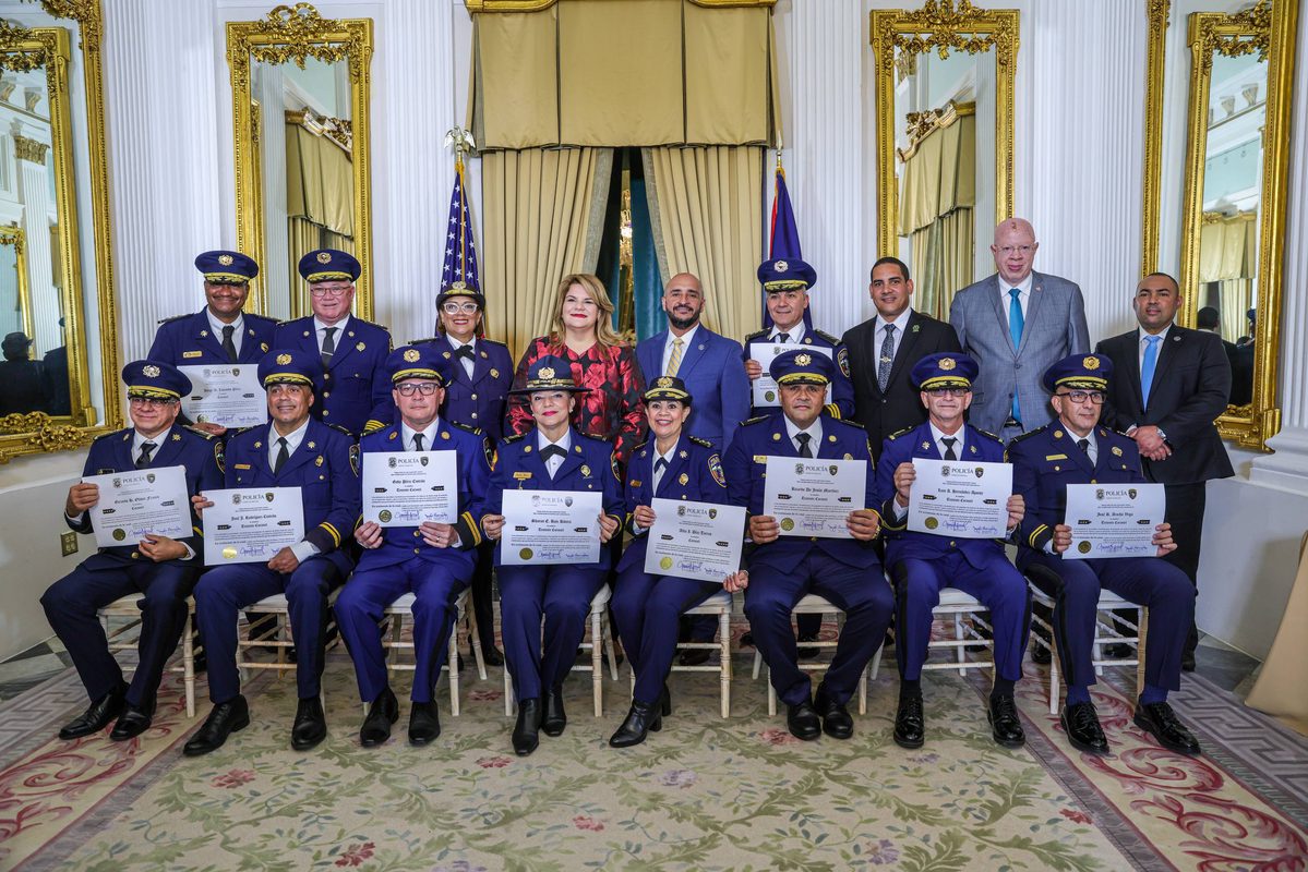 Ascienden a cuatro coroneles y seis tenientes coroneles en la Policía