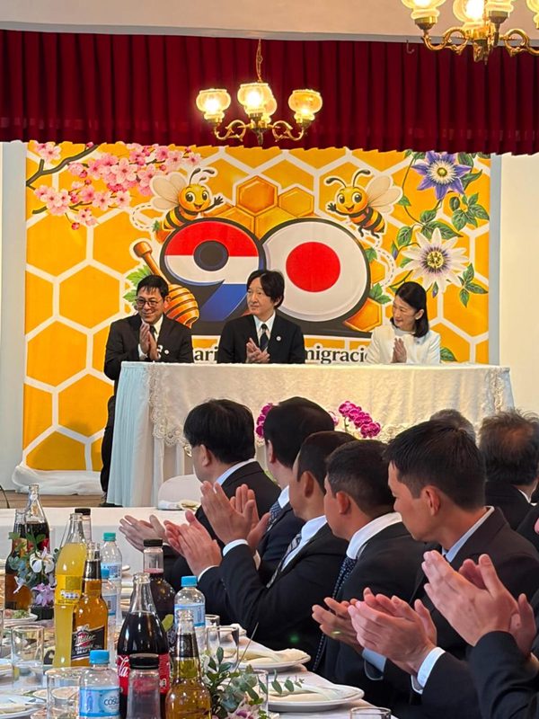 Los príncipes de Japón visitan primera colonia fundada por inmigrantes nipones en Paraguay