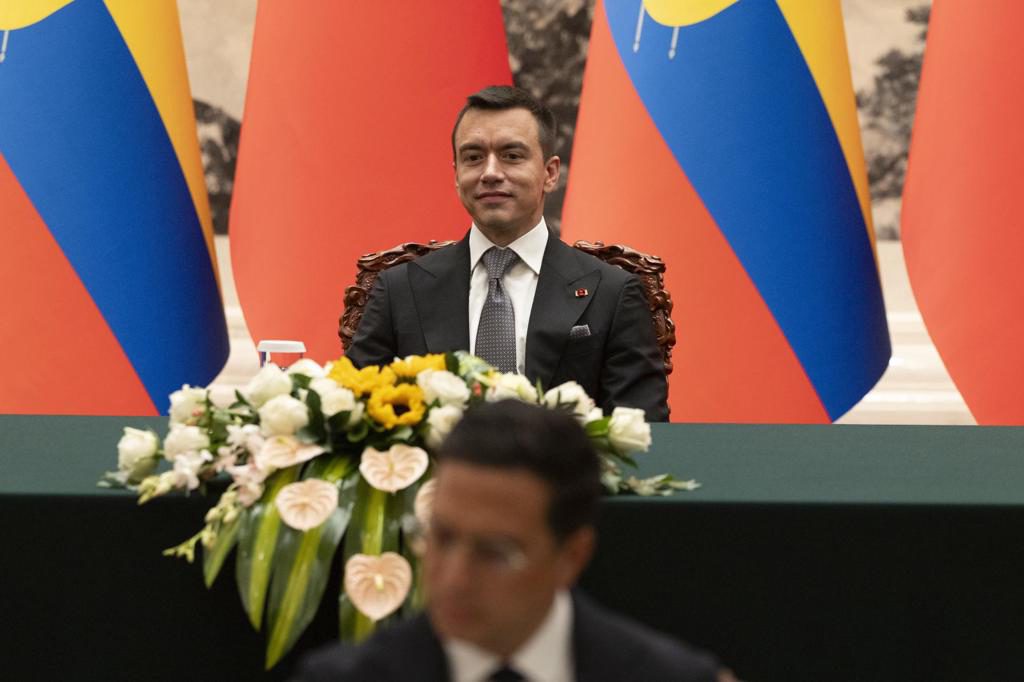 El presidente de Ecuador llega a Singapur para fortalecer las relaciones comerciales
