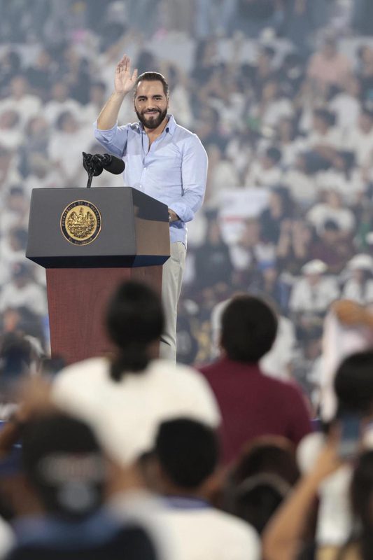 Bukele anuncia aumento de inversión en educación, equivalente al 8 % del PIB salvadoreño