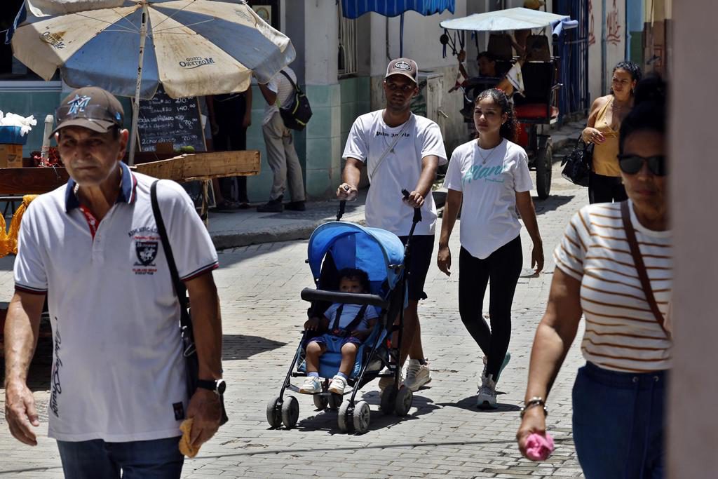El embarazo adolescente en Cuba: «Soy una niña aprendiendo a ser mamá»