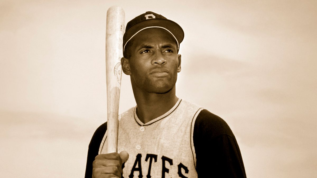 Presentan proyecto para instalar estatua de Roberto Clemente en Capitolio federal
