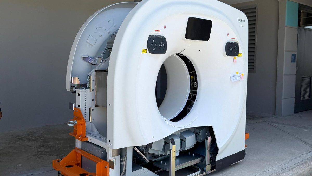 Salud recibe nuevo CT Scan para Vieques e instala equipos de cara a la apertura en septiembre