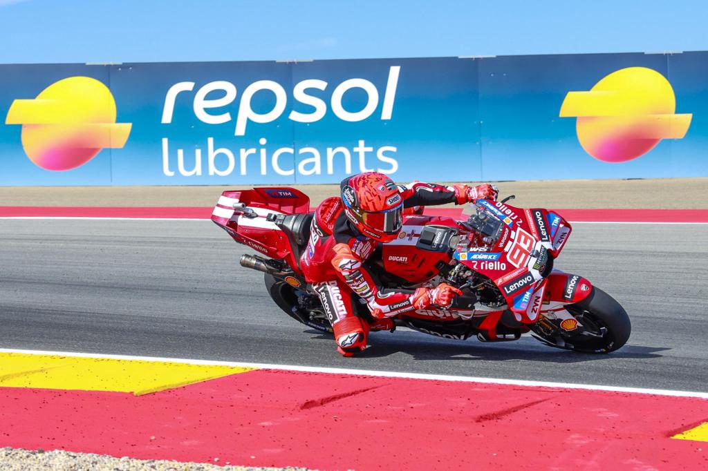 Marc Márquez domina la primera sesión libre con 35 milésimas sobre Raúl Fernández