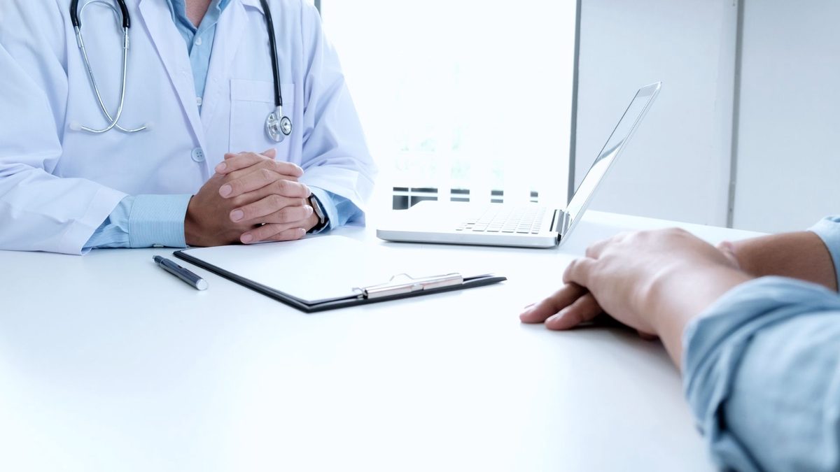 Falta de intérpretes y personal capacitado limita el acceso de la comunidad sorda a la atención médica