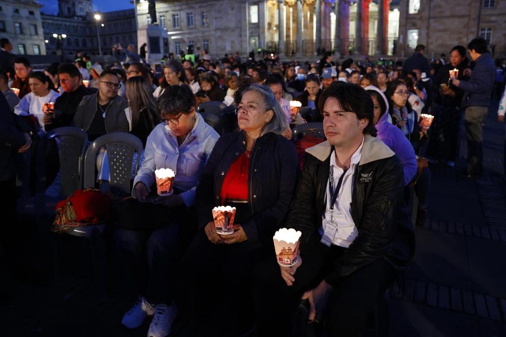 Colombia rinde homenaje a las 331 víctimas que murieron en el terremoto del 10 de agosto