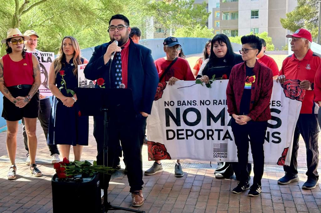 Los errores menores que ponen a jóvenes con DACA al borde de la deportación en EE.UU.