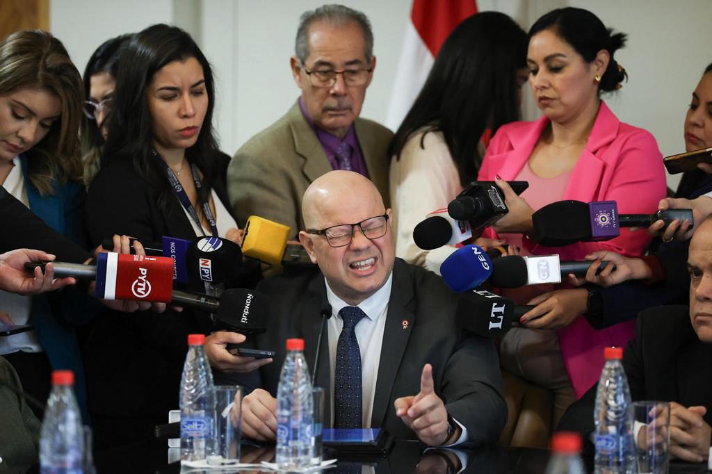 Paraguay destinará en 2027 mayor presupuesto a salud, sin resolver conflicto con médicos