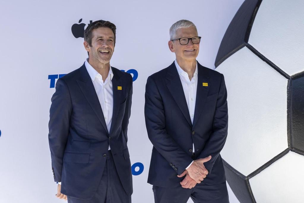 Ternus toma las riendas de Apple ante el reto de la IA y el encarecimiento de componentes