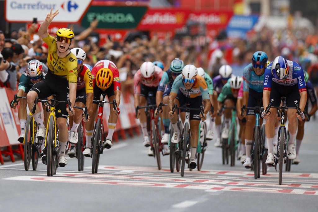 Brennan indiscutible rey del esprint, Mas sigue al mando