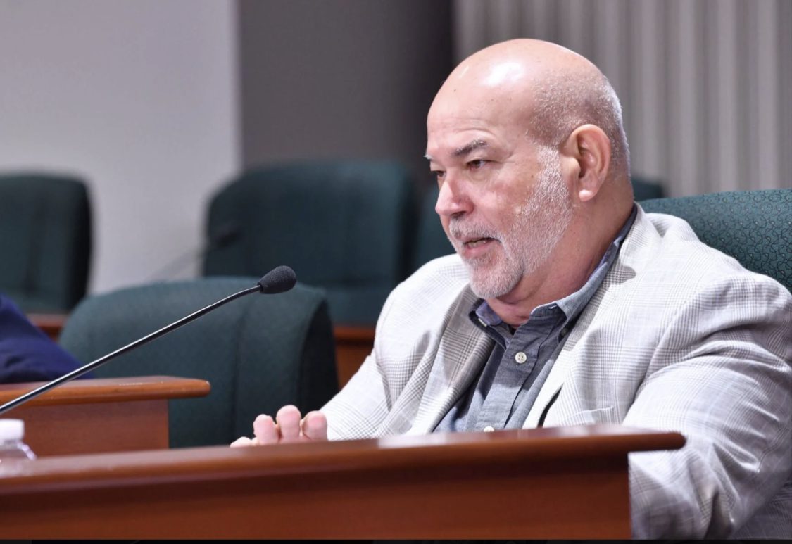 Johnny Méndez cita al Secretario de Salud a su oficina hoy