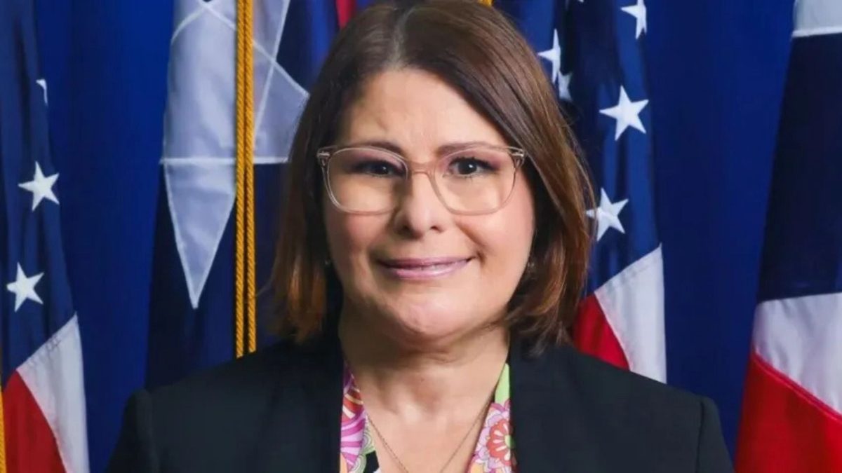 Renuncia la directora ejecutiva de la AEE, Mary Carmen Zapata