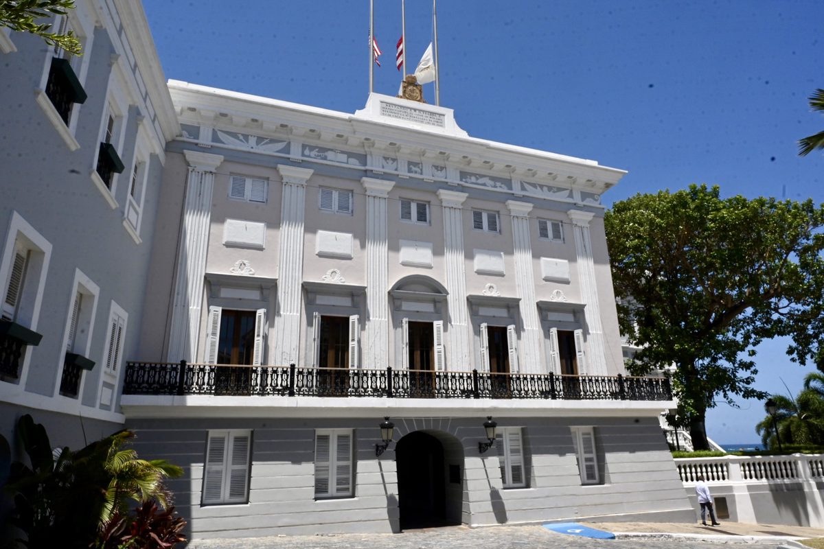 Discrepancia entre Fortaleza y ASG por contrato de amas de llaves