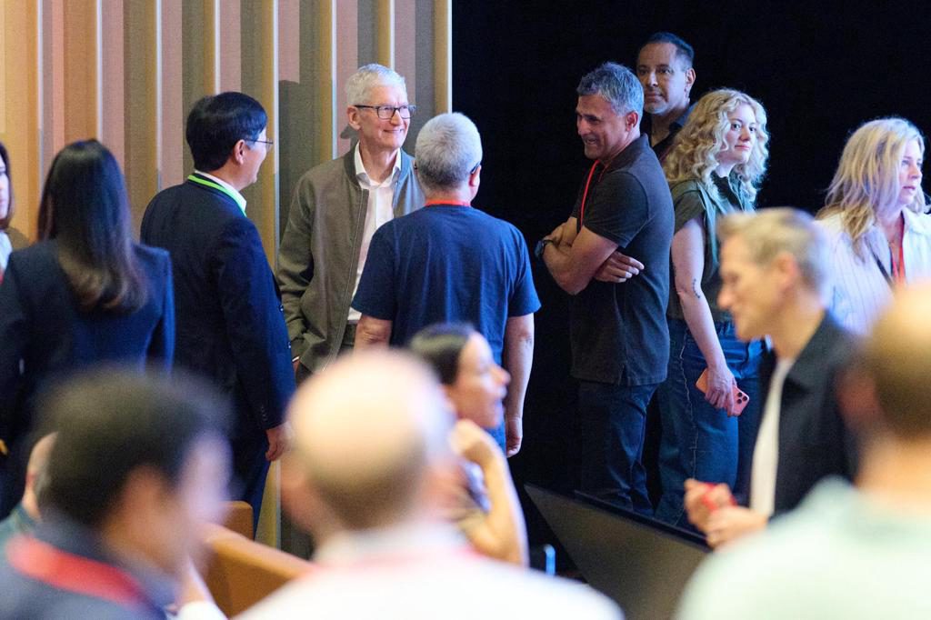 John Ternus releva a Tim Cook y estrena su cargo en Apple con el primer iPhone plegable