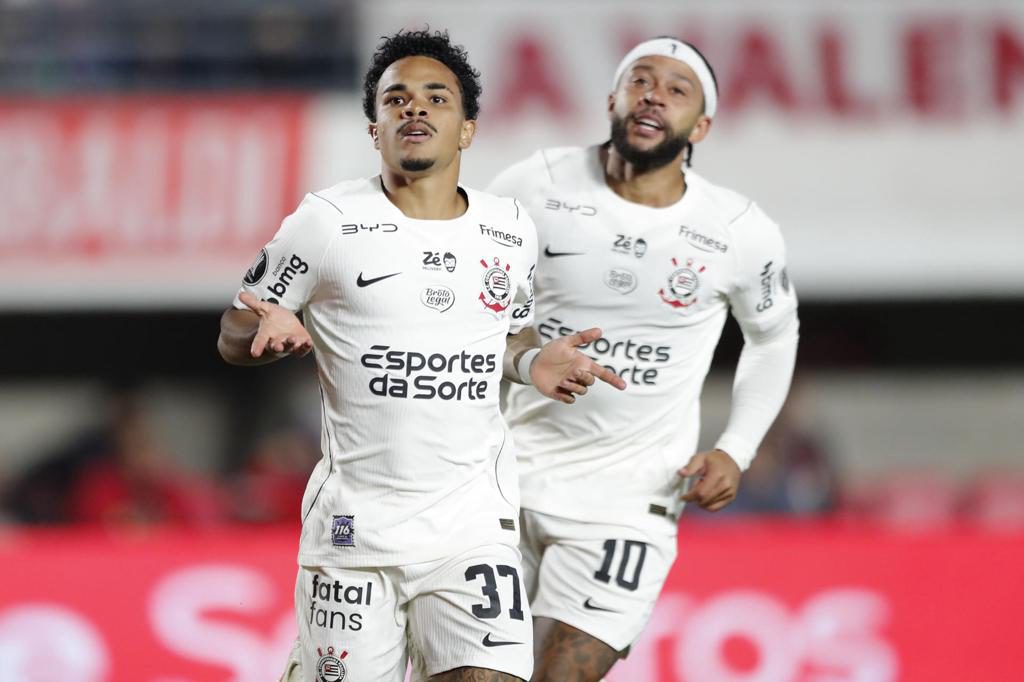 1-1. Corinthians empata ante Estudiantes en La Plata y la serie queda abierta