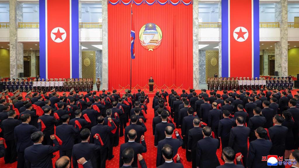 Kim reconoce el servicio de las tropas norcoreanas en Rusia ante alerta de más despliegues