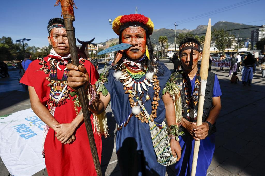La cosmovisión de tres nacionalidades indígenas entra en el sistema educativo de Ecuador
