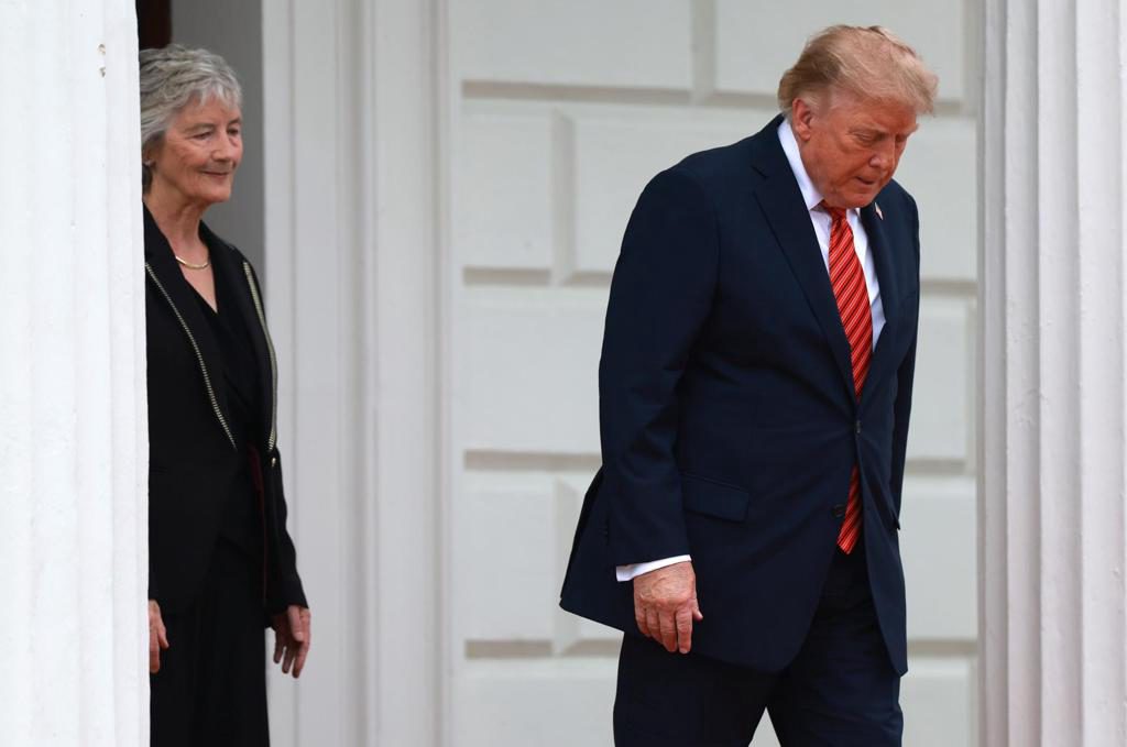 Trump dice que querría ver la reunificación de Irlanda y que ocurrirá «tarde o temprano»