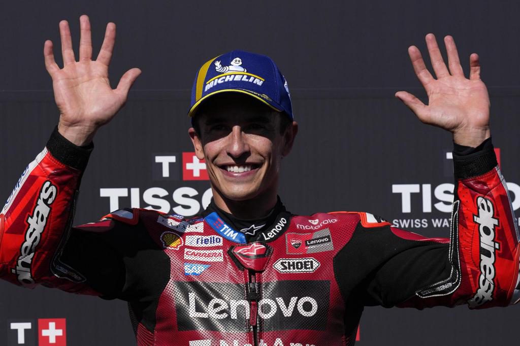 Marc Márquez sorprende en la esprint y Bezzecchi, Agius y Almansa se hacen con las ‘pole’