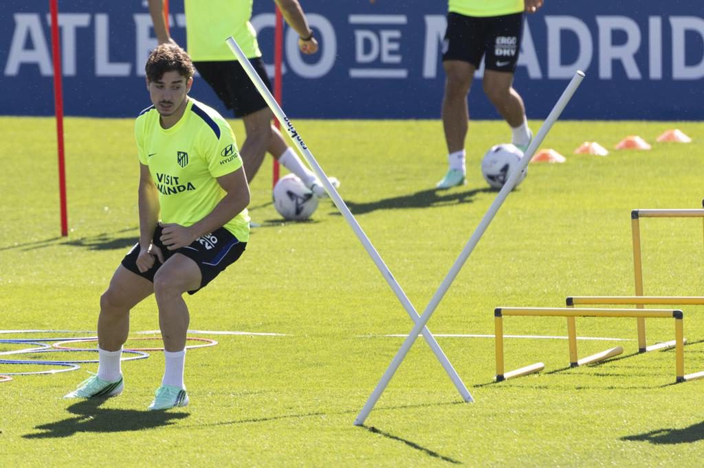 Julián Alvarez, baja ante la Real Sociedad por una sobrecarga muscular