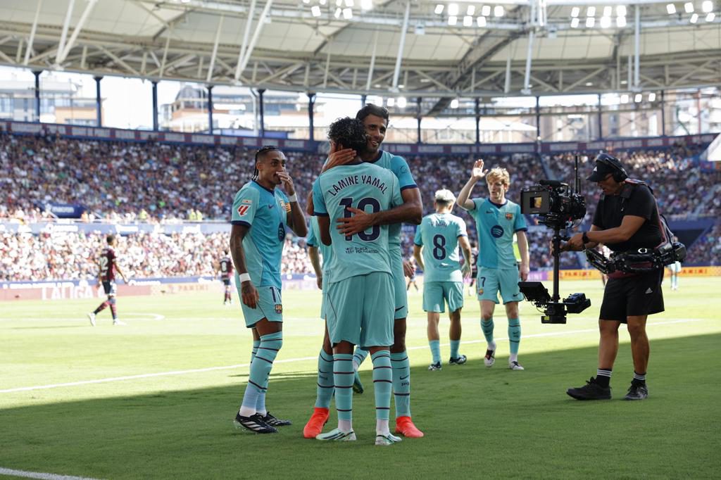 2-4. El Barça sufre para superar a un combativo Levante y sigue invicto en LaLiga