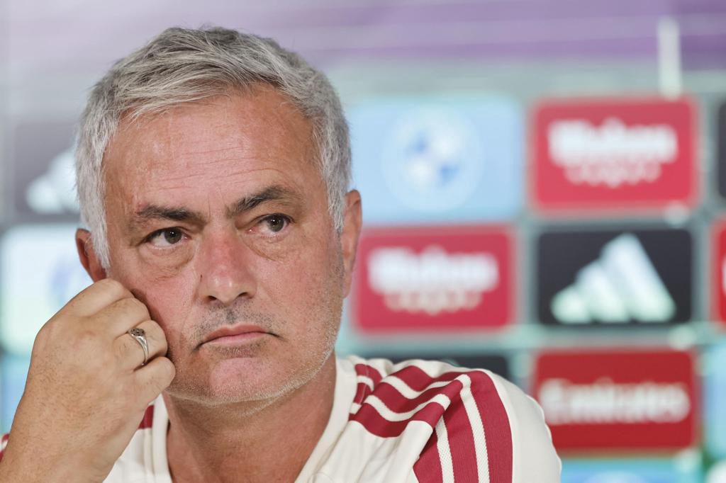 Jose Mourinho bromea con el calendario: “Estoy cansado de vosotros y vosotros de mí”
