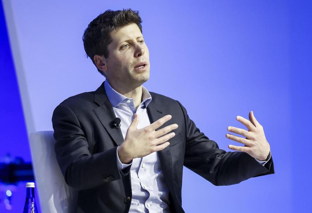 Sam Altman (OpenAI) advierte de que se puede perder el «control del futuro» ante la IA