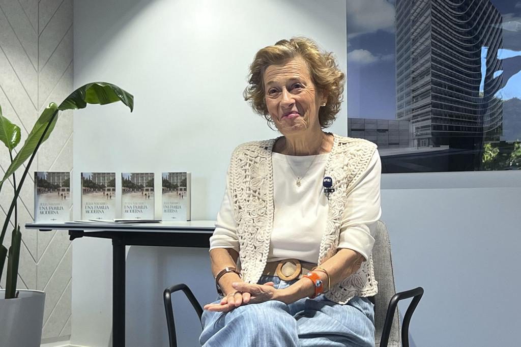 Julia Navarro publica ‘Una familia moderna’: Vivimos en una sociedad más infantil y banal