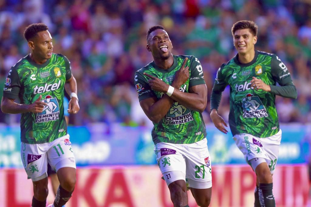 El colombiano Diber Cambindo hace dos goles en el triunfo del León sobre el San Luis