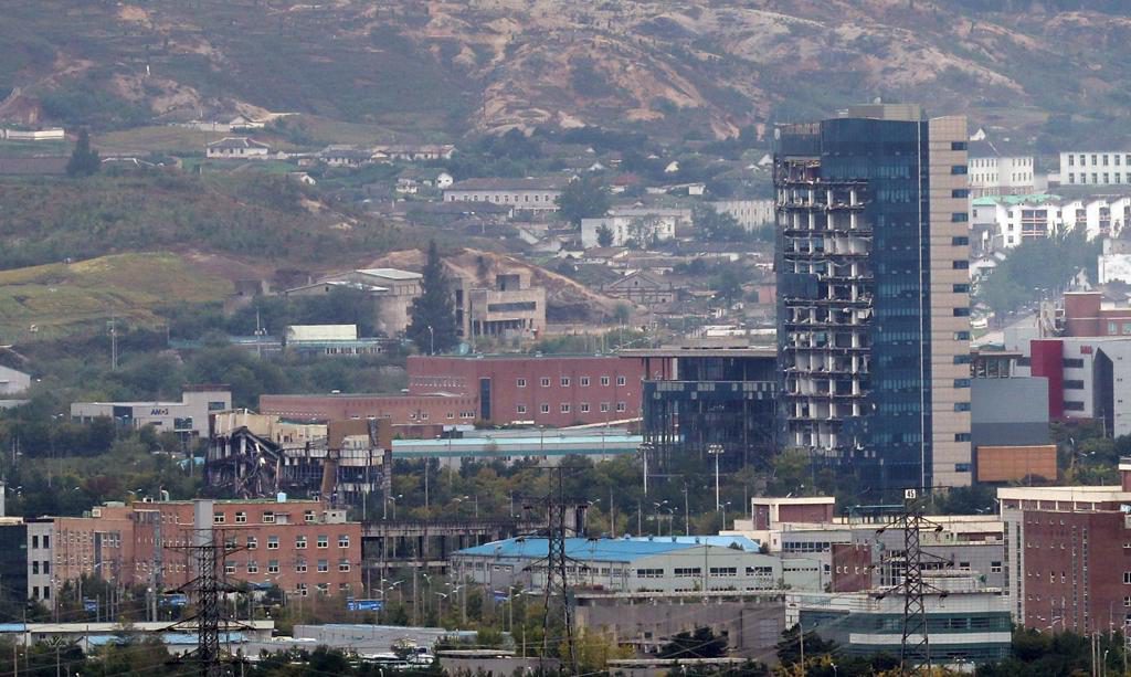 Tribunal surcoreano pide al Norte 32,5 millones de dólares por demoler la oficina conjunta