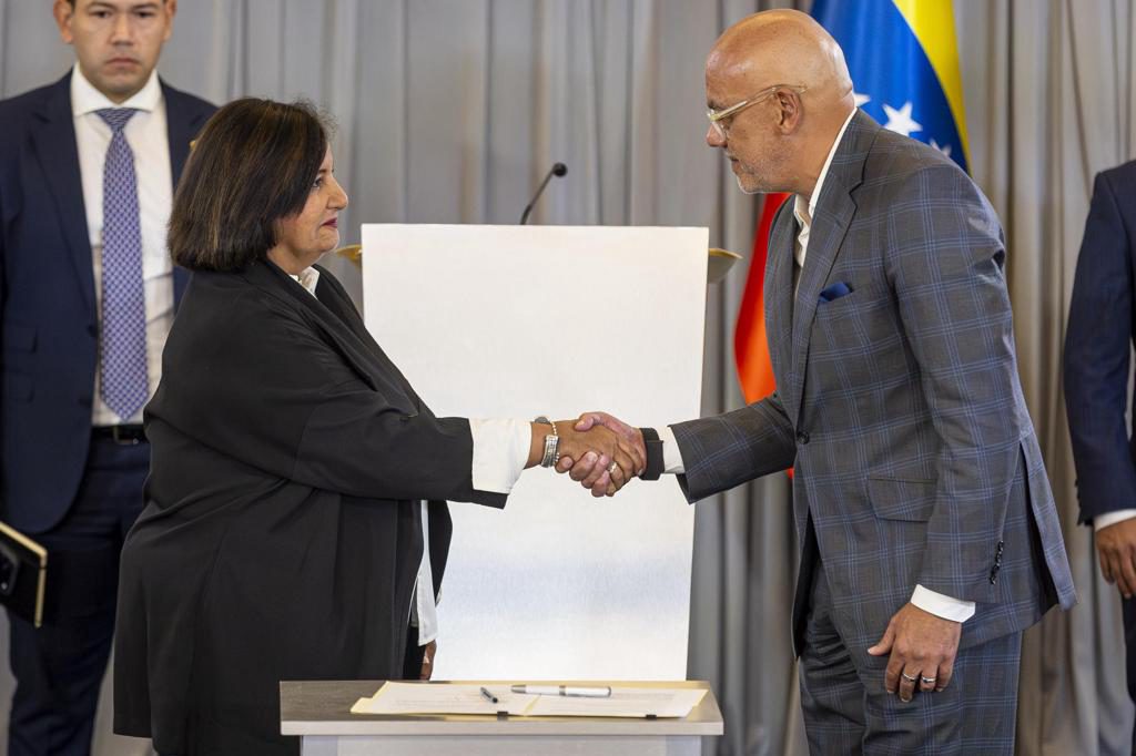 Elecciones y levantamiento de sanciones, los pedidos en las negociaciones de Venezuela
