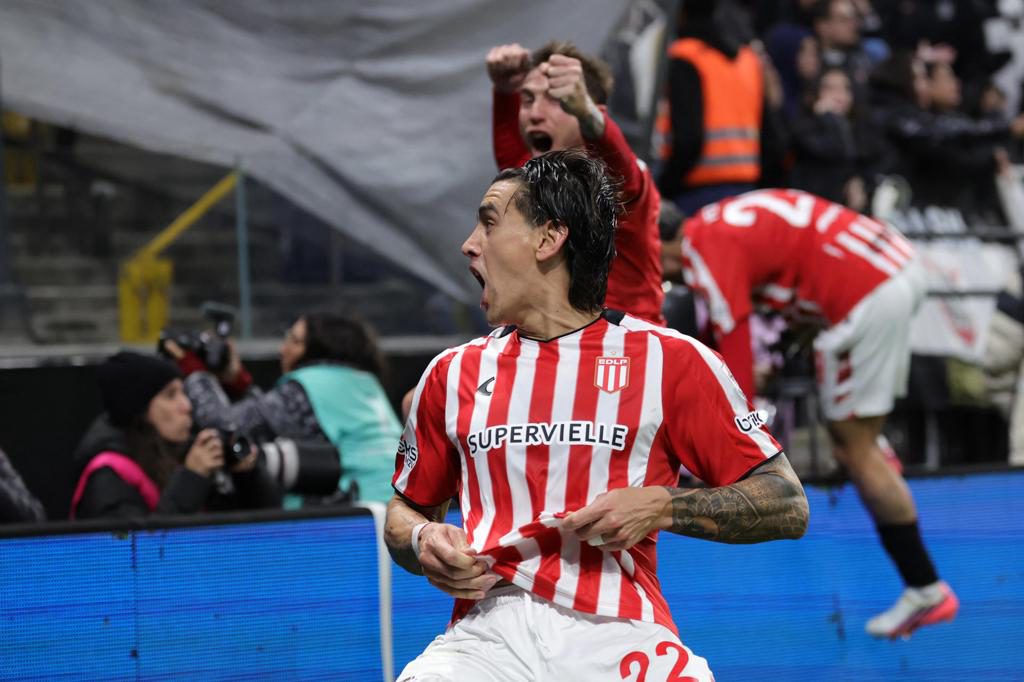 0-1. Memphis falla un penalti y Estudiantes se mete en ‘semis’ con un zurdazo de Castro