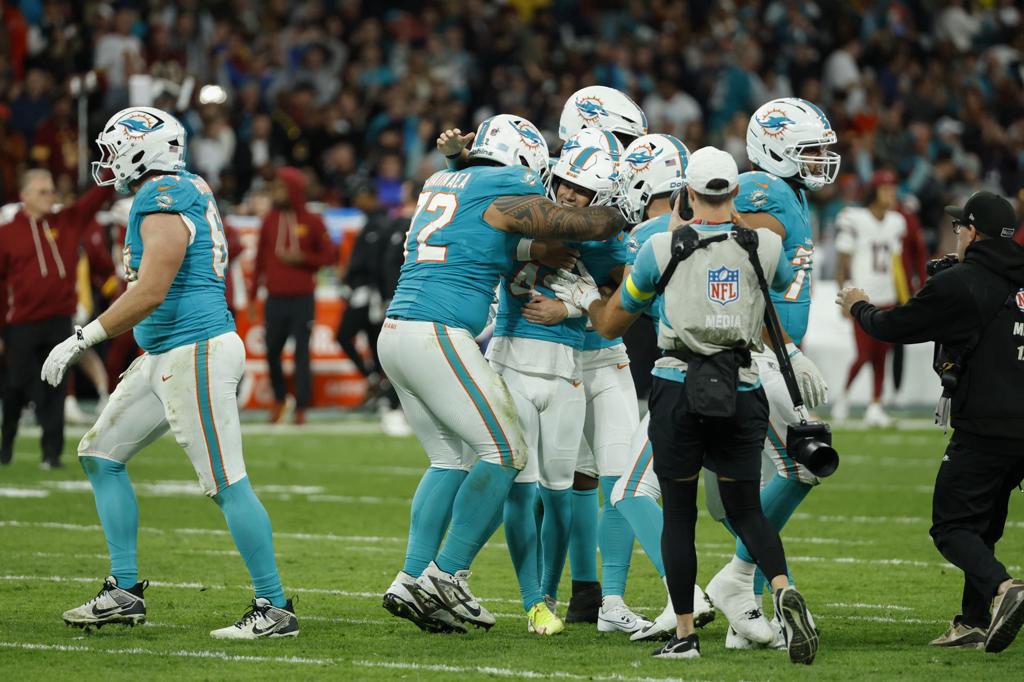 Los Miami Dolphins lideran la carrera de la NFL por conquistar el mercado hispanohablante
