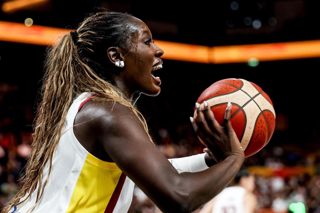 Awa Fam se convierte en la más joven de la historia de la WNBA en anotar 50 triples