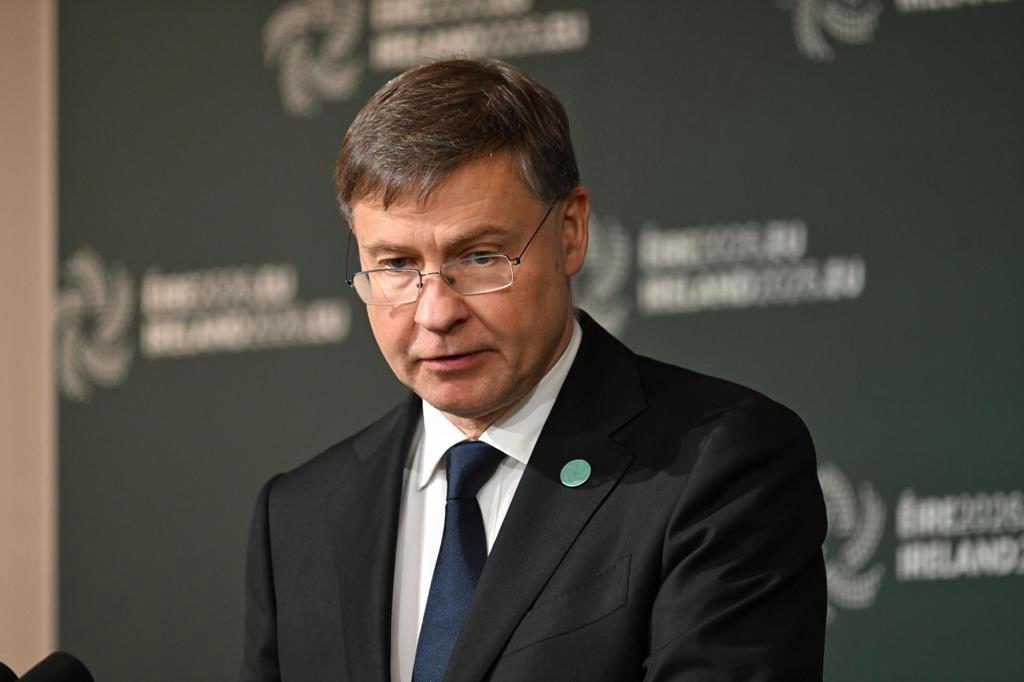 Ucrania pide a los ministros de finanzas de la UE 32.600 millones más en apoyo para 2027