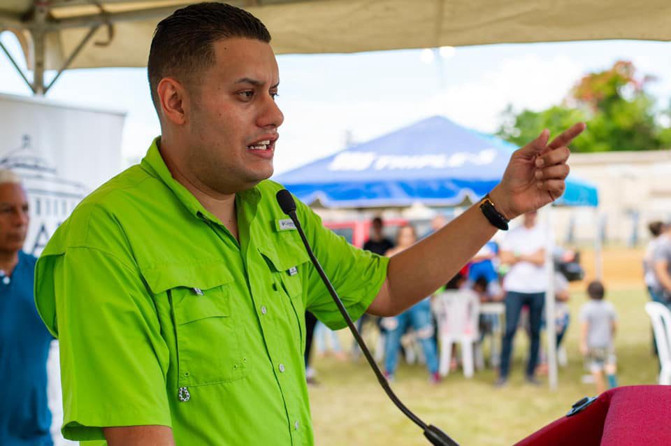 Camuy prohibe consumo de alcohol en estaciones de gasolina y sus alrededores